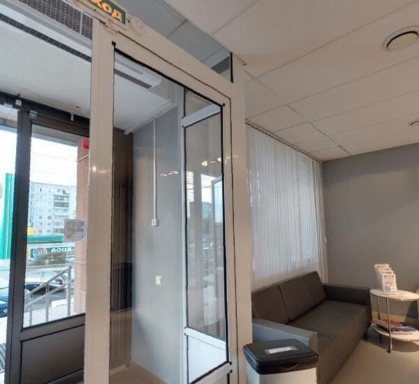 Банкомат банка Юниаструм по адресу ул. Красной Армии, д. 121, супермаркет «Красный Яр»